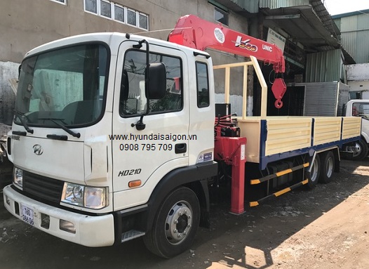 Xe tải hyundai HD210 gắn cẩu Unic 5 tấn 5 khúc
